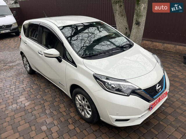 Білий Ніссан Ноут, об'ємом двигуна 1.2 л та пробігом 47 тис. км за 11999 $, фото 64 на Automoto.ua