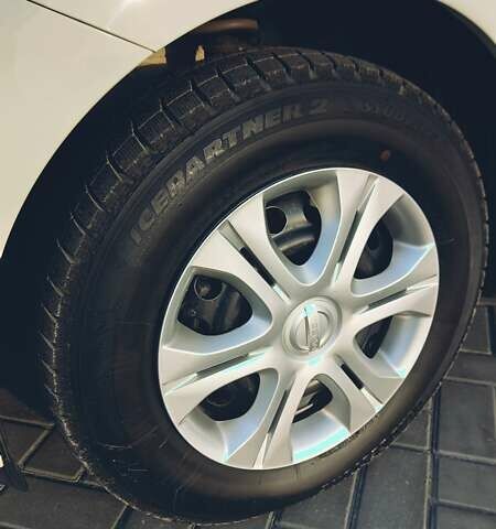 Белый Ниссан Ноут, объемом двигателя 1.2 л и пробегом 38 тыс. км за 12799 $, фото 21 на Automoto.ua