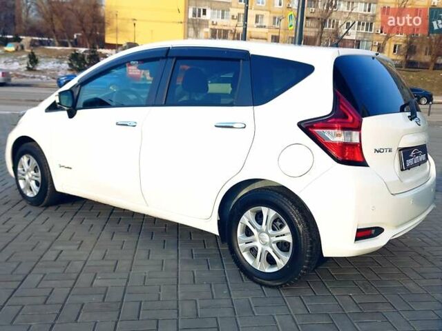Белый Ниссан Ноут, объемом двигателя 1.2 л и пробегом 38 тыс. км за 12799 $, фото 1 на Automoto.ua