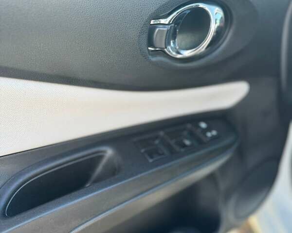 Білий Ніссан Ноут, об'ємом двигуна 1.2 л та пробігом 54 тис. км за 12999 $, фото 14 на Automoto.ua