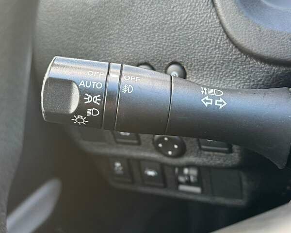 Білий Ніссан Ноут, об'ємом двигуна 1.2 л та пробігом 54 тис. км за 12999 $, фото 9 на Automoto.ua