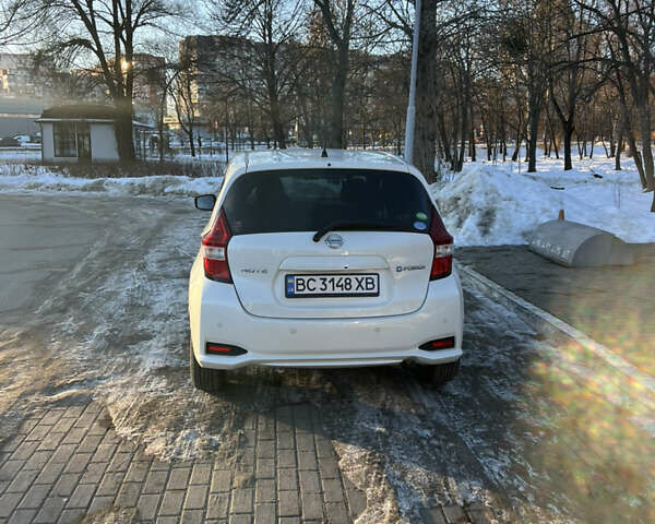 Белый Ниссан Ноут, объемом двигателя 1.2 л и пробегом 51 тыс. км за 13700 $, фото 14 на Automoto.ua