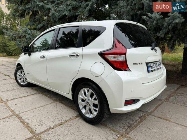 Білий Ніссан Ноут, об'ємом двигуна 1.2 л та пробігом 83 тис. км за 12500 $, фото 2 на Automoto.ua