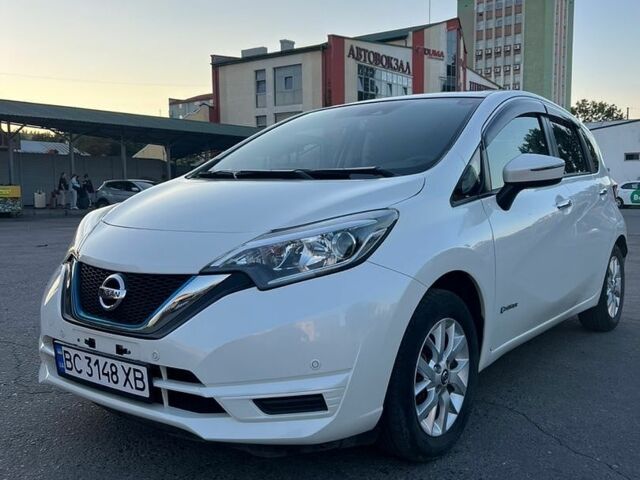 Білий Ніссан Ноут, об'ємом двигуна 1.2 л та пробігом 57 тис. км за 11800 $, фото 10 на Automoto.ua