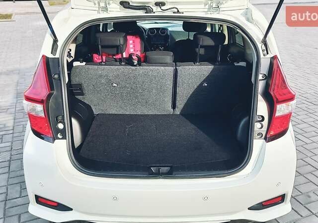 Білий Ніссан Ноут, об'ємом двигуна 1.2 л та пробігом 36 тис. км за 13200 $, фото 16 на Automoto.ua