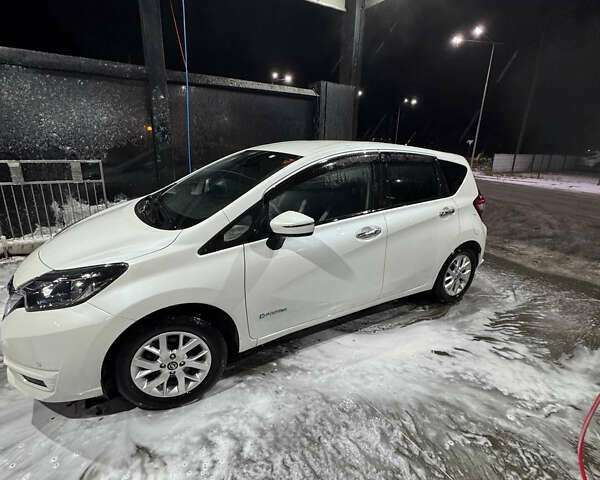 Білий Ніссан Ноут, об'ємом двигуна 1.2 л та пробігом 45 тис. км за 13800 $, фото 8 на Automoto.ua