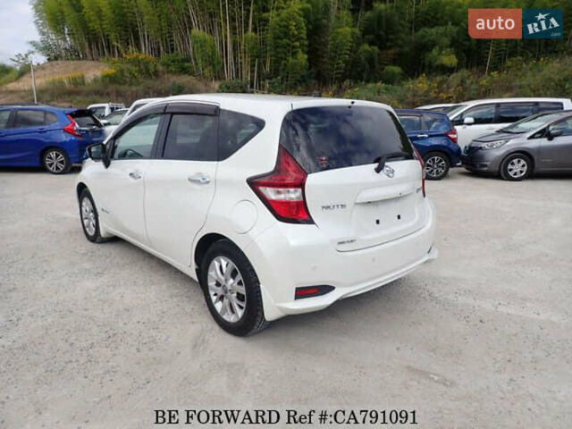 Белый Ниссан Ноут, объемом двигателя 1.2 л и пробегом 85 тыс. км за 12500 $, фото 5 на Automoto.ua