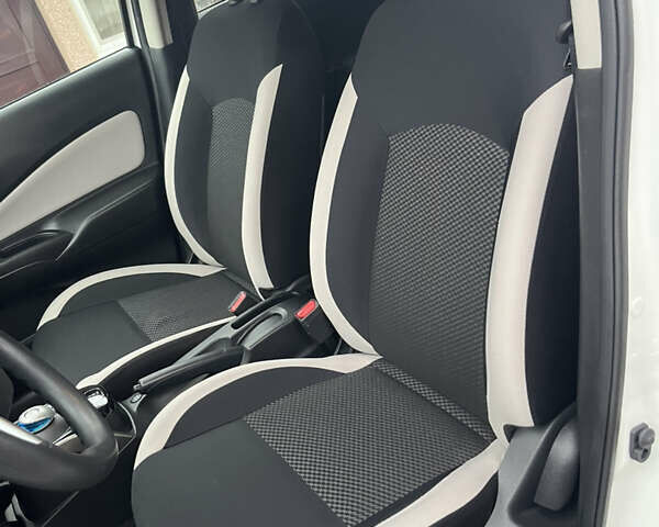 Білий Ніссан Ноут, об'ємом двигуна 1.2 л та пробігом 47 тис. км за 11999 $, фото 76 на Automoto.ua