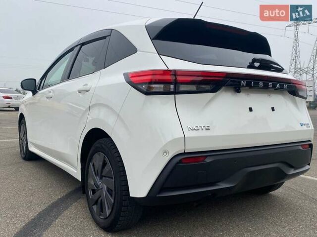 Білий Ніссан Ноут, об'ємом двигуна 1.2 л та пробігом 42 тис. км за 16200 $, фото 9 на Automoto.ua