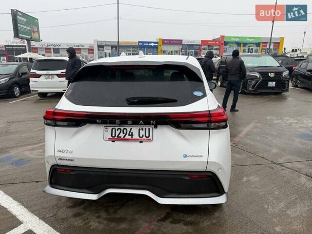 Белый Ниссан Ноут, объемом двигателя 1.2 л и пробегом 12 тыс. км за 16500 $, фото 4 на Automoto.ua