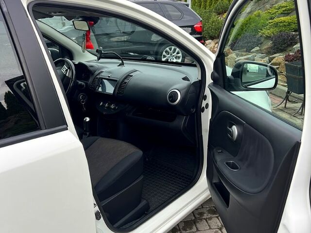 Білий Ніссан Ноут, об'ємом двигуна 1.5 л та пробігом 225 тис. км за 6100 $, фото 6 на Automoto.ua