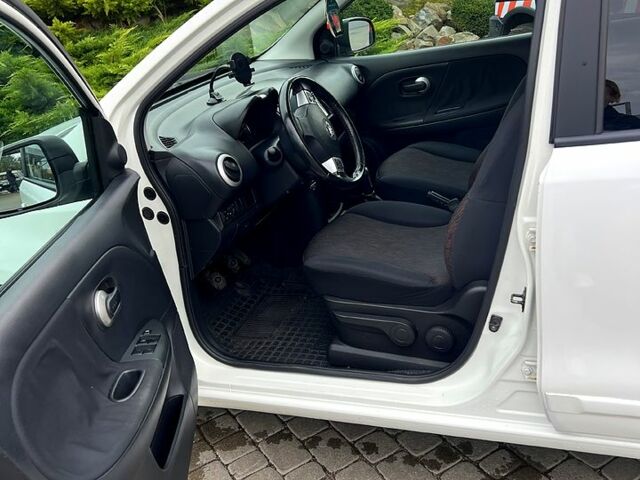 Білий Ніссан Ноут, об'ємом двигуна 1.5 л та пробігом 225 тис. км за 6100 $, фото 3 на Automoto.ua