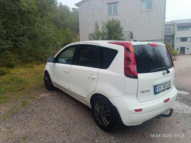 Белый Ниссан Ноут, объемом двигателя 1.6 л и пробегом 230 тыс. км за 4005 $, фото 2 на Automoto.ua