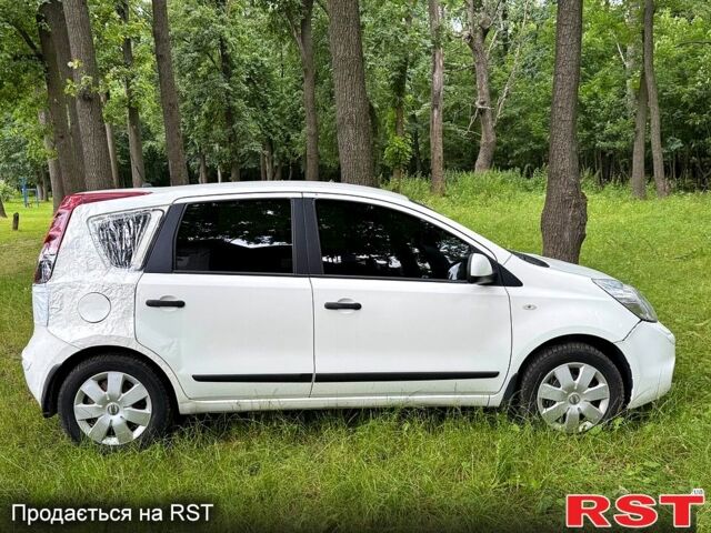 Белый Ниссан Ноут, объемом двигателя 1.4 л и пробегом 290 тыс. км за 3200 $, фото 7 на Automoto.ua