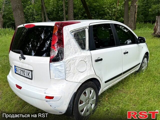 Белый Ниссан Ноут, объемом двигателя 1.4 л и пробегом 290 тыс. км за 3200 $, фото 1 на Automoto.ua