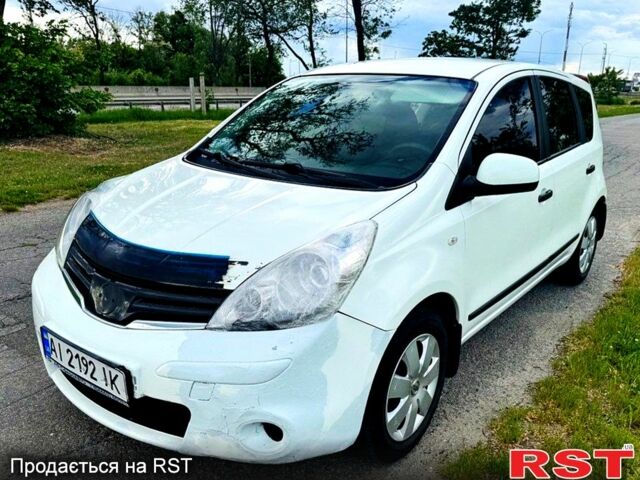 Белый Ниссан Ноут, объемом двигателя 1.4 л и пробегом 317 тыс. км за 3200 $, фото 3 на Automoto.ua