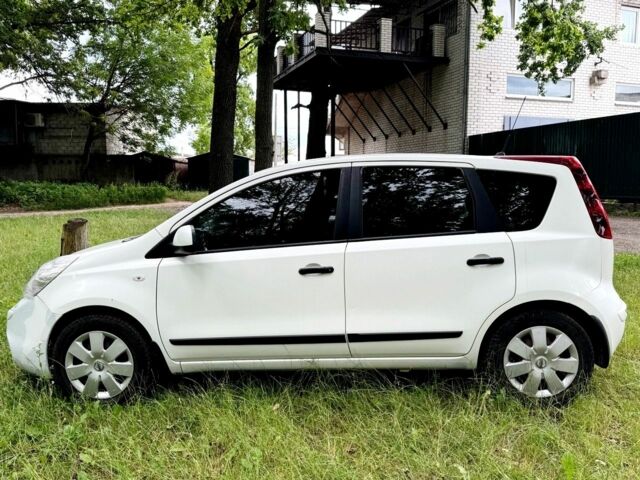 Білий Ніссан Ноут, об'ємом двигуна 1.4 л та пробігом 290 тис. км за 3198 $, фото 4 на Automoto.ua