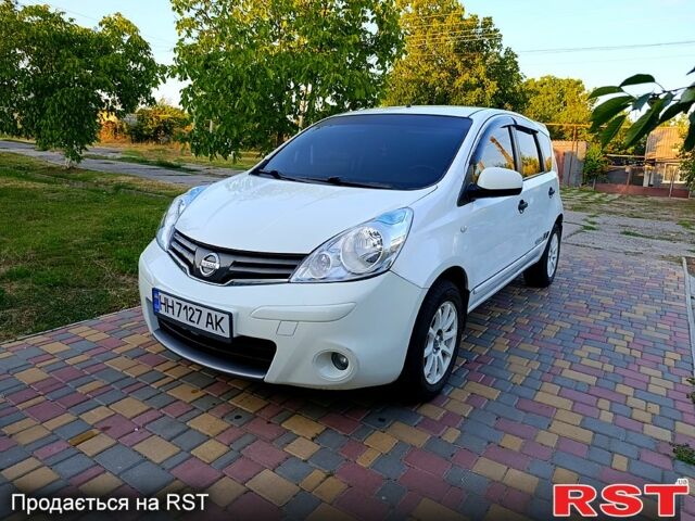 Белый Ниссан Ноут, объемом двигателя 1.6 л и пробегом 132 тыс. км за 7000 $, фото 1 на Automoto.ua
