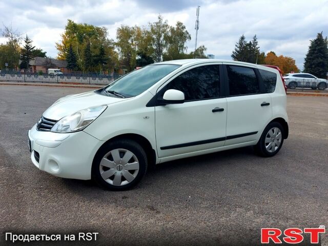 Білий Ніссан Ноут, об'ємом двигуна 1.4 л та пробігом 115 тис. км за 6500 $, фото 2 на Automoto.ua