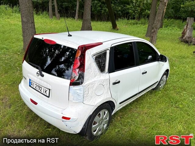 Белый Ниссан Ноут, объемом двигателя 1.4 л и пробегом 290 тыс. км за 3200 $, фото 8 на Automoto.ua