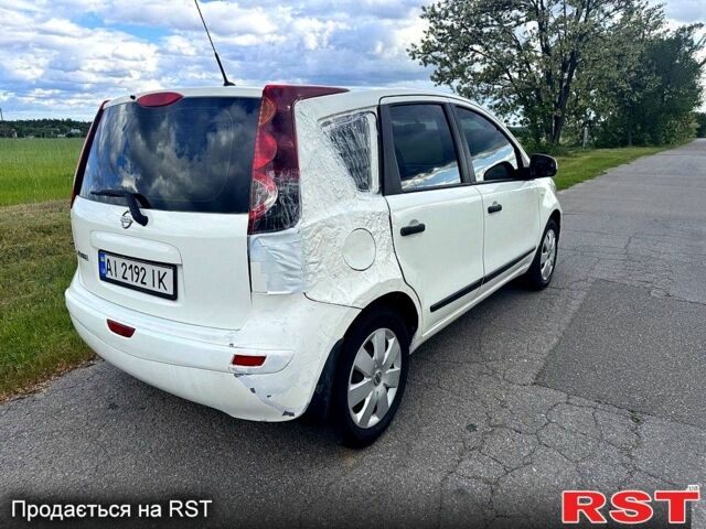 Белый Ниссан Ноут, объемом двигателя 1.4 л и пробегом 317 тыс. км за 3200 $, фото 7 на Automoto.ua
