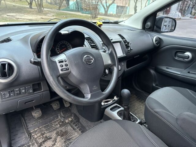 Белый Ниссан Ноут, объемом двигателя 1.4 л и пробегом 178 тыс. км за 6100 $, фото 3 на Automoto.ua