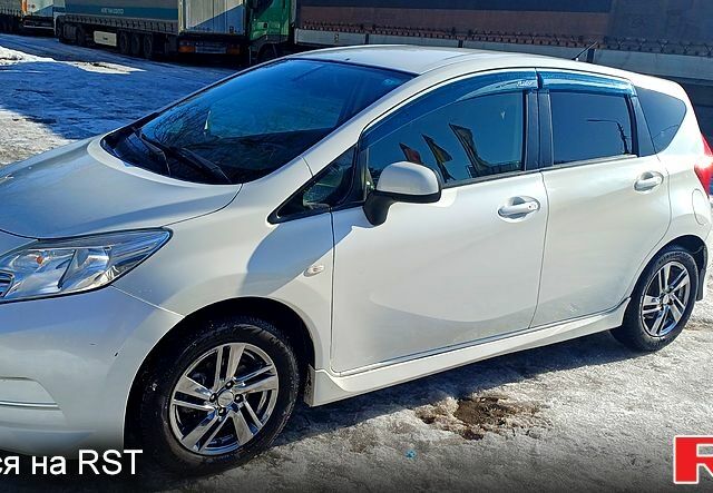 Білий Ніссан Ноут, об'ємом двигуна 1.2 л та пробігом 121 тис. км за 8900 $, фото 1 на Automoto.ua