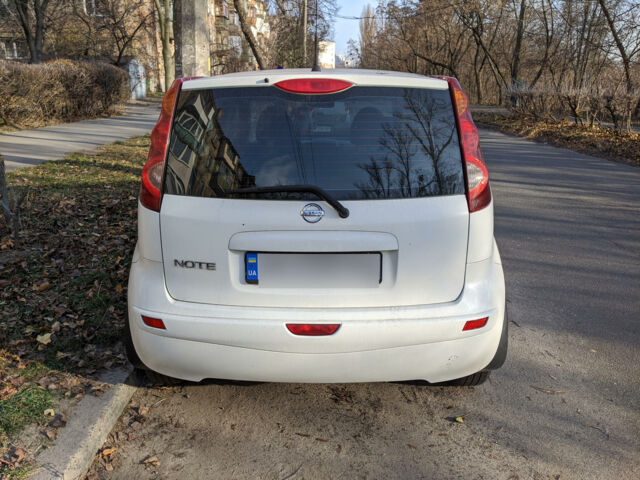 Білий Ніссан Ноут, об'ємом двигуна 1.4 л та пробігом 132 тис. км за 6800 $, фото 6 на Automoto.ua