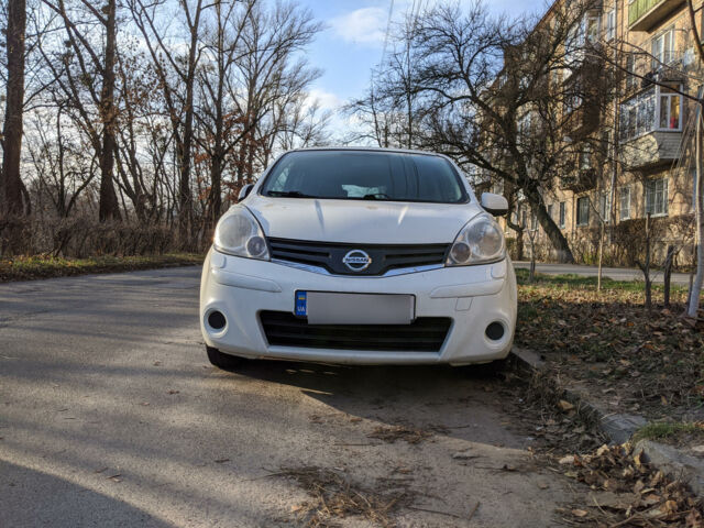 Білий Ніссан Ноут, об'ємом двигуна 1.4 л та пробігом 132 тис. км за 6800 $, фото 4 на Automoto.ua