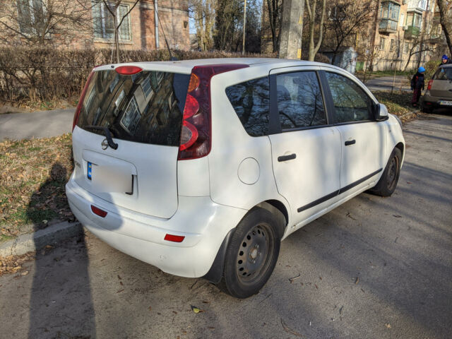 Білий Ніссан Ноут, об'ємом двигуна 1.4 л та пробігом 132 тис. км за 6800 $, фото 1 на Automoto.ua