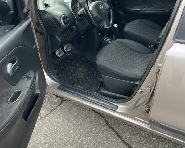 Бежевий Ніссан Ноут, об'ємом двигуна 1.4 л та пробігом 220 тис. км за 4500 $, фото 6 на Automoto.ua