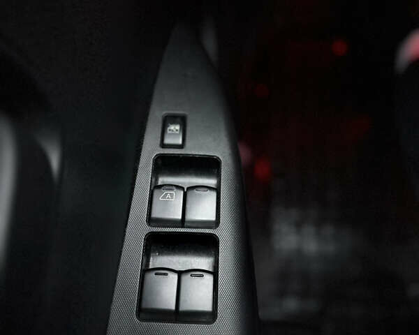 Бежевый Ниссан Ноут, объемом двигателя 1.46 л и пробегом 270 тыс. км за 5800 $, фото 15 на Automoto.ua