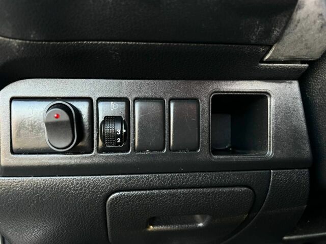 Бежевий Ніссан Ноут, об'ємом двигуна 1.4 л та пробігом 202 тис. км за 4400 $, фото 17 на Automoto.ua