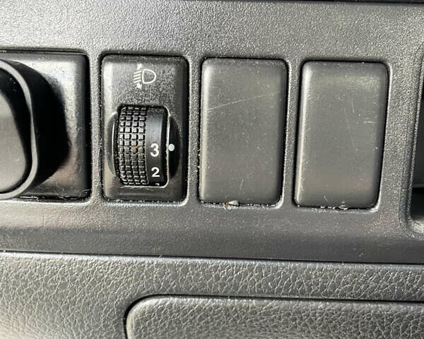 Бежевий Ніссан Ноут, об'ємом двигуна 1.4 л та пробігом 220 тис. км за 4500 $, фото 12 на Automoto.ua