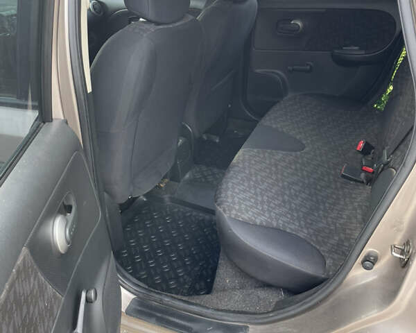 Бежевий Ніссан Ноут, об'ємом двигуна 1.4 л та пробігом 220 тис. км за 4500 $, фото 14 на Automoto.ua