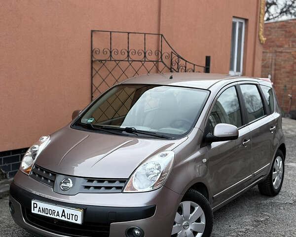 Бежевый Ниссан Ноут, объемом двигателя 1.4 л и пробегом 121 тыс. км за 6600 $, фото 1 на Automoto.ua