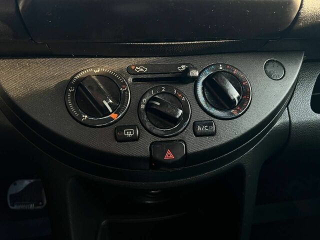 Бежевий Ніссан Ноут, об'ємом двигуна 1.4 л та пробігом 202 тис. км за 4400 $, фото 11 на Automoto.ua