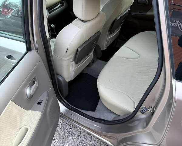 Бежевый Ниссан Ноут, объемом двигателя 1.4 л и пробегом 121 тыс. км за 6600 $, фото 5 на Automoto.ua