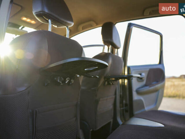 Бежевый Ниссан Ноут, объемом двигателя 1.6 л и пробегом 120 тыс. км за 7300 $, фото 17 на Automoto.ua