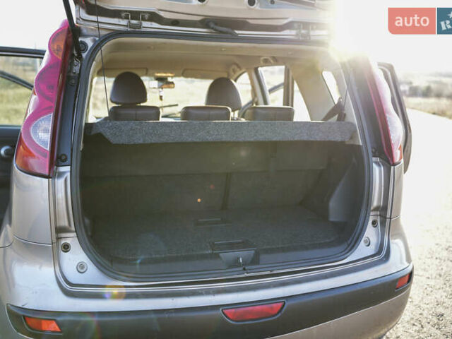 Бежевый Ниссан Ноут, объемом двигателя 1.6 л и пробегом 120 тыс. км за 7300 $, фото 9 на Automoto.ua