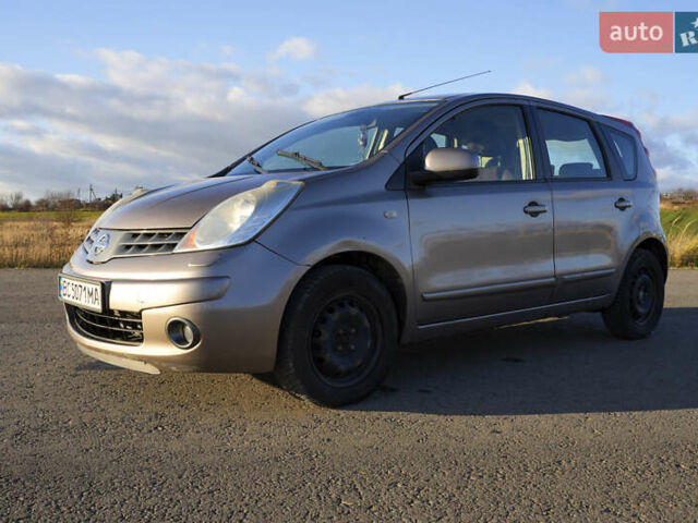 Бежевый Ниссан Ноут, объемом двигателя 1.6 л и пробегом 120 тыс. км за 7300 $, фото 6 на Automoto.ua