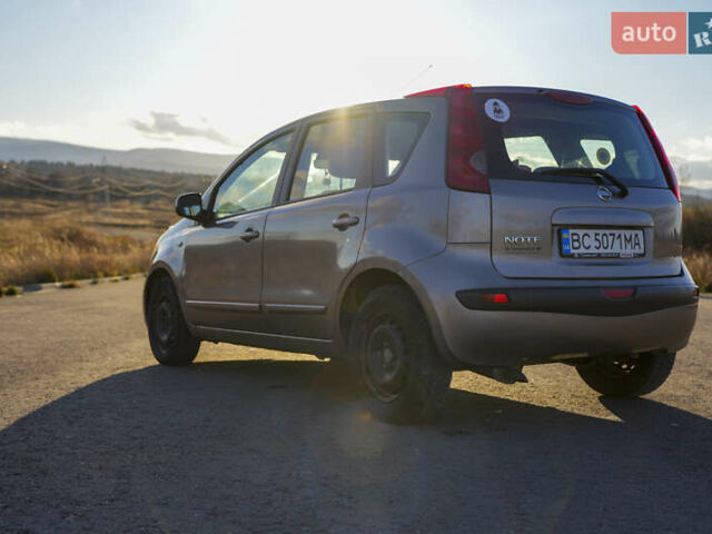 Бежевый Ниссан Ноут, объемом двигателя 1.6 л и пробегом 120 тыс. км за 7300 $, фото 5 на Automoto.ua
