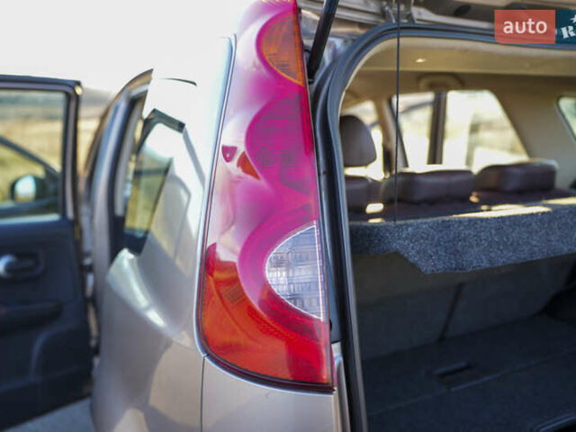 Бежевый Ниссан Ноут, объемом двигателя 1.6 л и пробегом 120 тыс. км за 7300 $, фото 11 на Automoto.ua