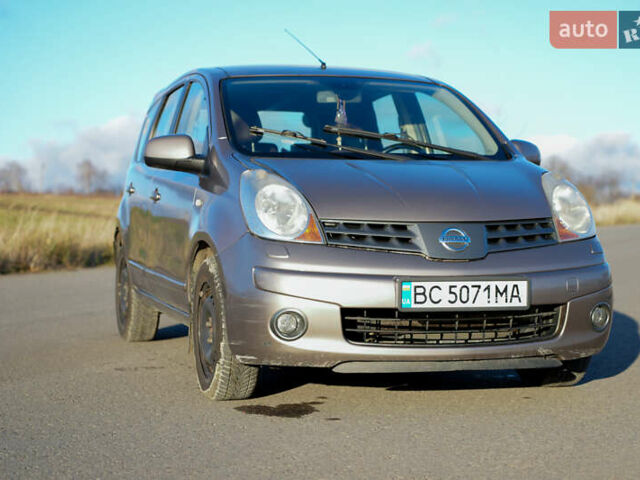 Бежевый Ниссан Ноут, объемом двигателя 1.6 л и пробегом 120 тыс. км за 7300 $, фото 1 на Automoto.ua