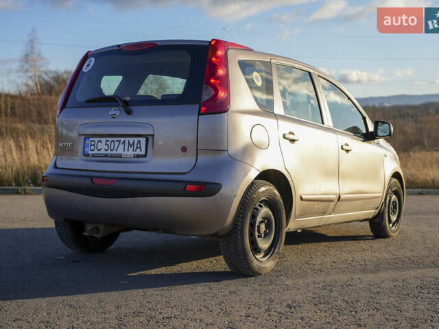 Бежевый Ниссан Ноут, объемом двигателя 1.6 л и пробегом 120 тыс. км за 7300 $, фото 3 на Automoto.ua
