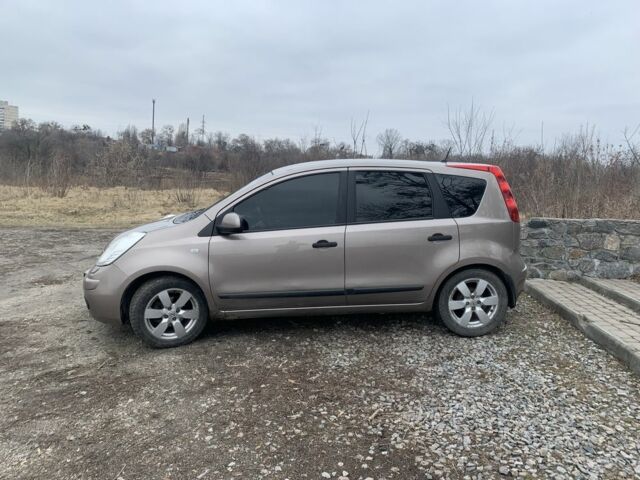 Бежевий Ніссан Ноут, об'ємом двигуна 1.4 л та пробігом 270 тис. км за 5300 $, фото 1 на Automoto.ua