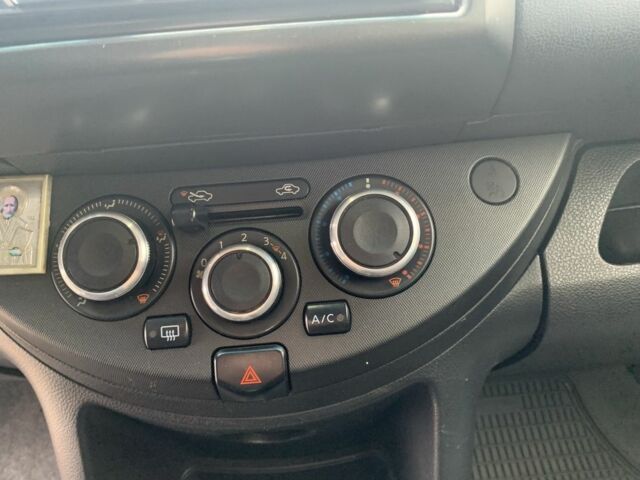 Бежевий Ніссан Ноут, об'ємом двигуна 1.4 л та пробігом 270 тис. км за 5300 $, фото 6 на Automoto.ua