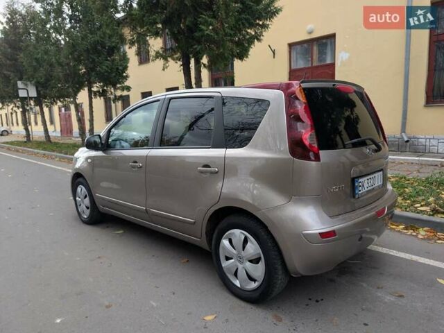 Ніссан Ноут 2008 у Рівному на Automoto.ua Бежевий Ніссан Ноут, об'ємом двигуна 1.6 л та пробігом 210 тис. км за 6000 $, фото 2 на Automoto.ua