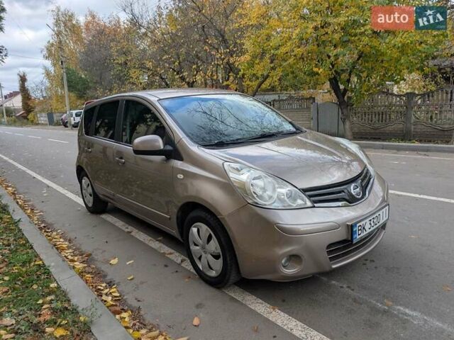 Ніссан Ноут 2008 у Рівному на Automoto.ua Бежевий Ніссан Ноут, об'ємом двигуна 1.6 л та пробігом 210 тис. км за 6000 $, фото 3 на Automoto.ua