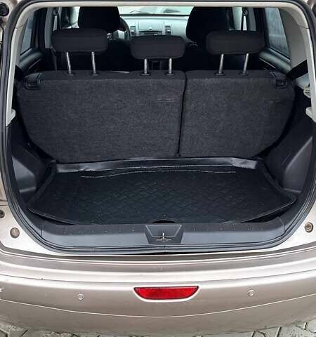 Бежевый Ниссан Ноут, объемом двигателя 1.6 л и пробегом 360 тыс. км за 7600 $, фото 13 на Automoto.ua